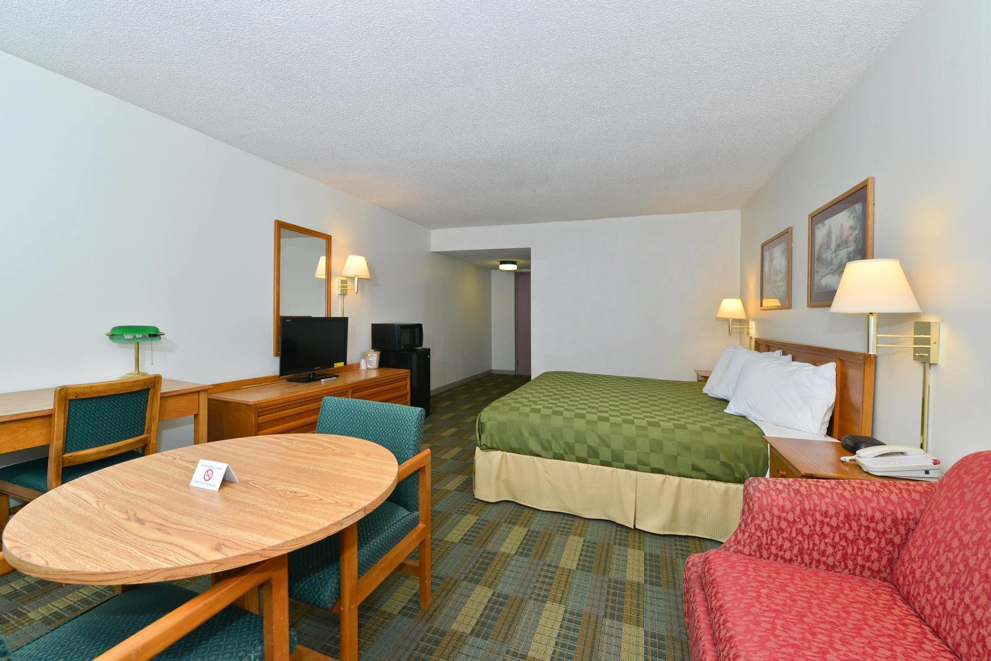 Red Roof Inn Marion, Va Εξωτερικό φωτογραφία
