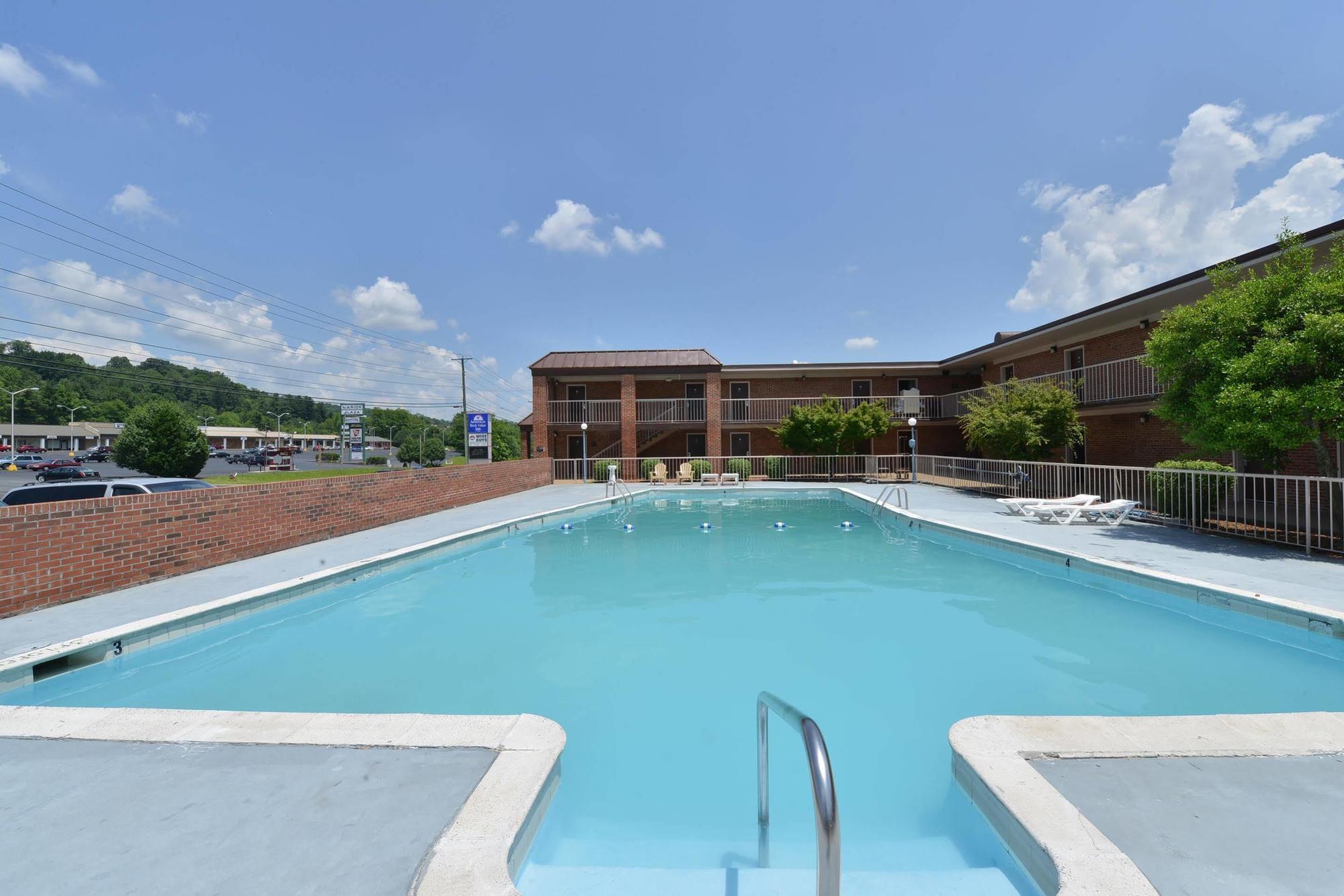 Red Roof Inn Marion, Va Εξωτερικό φωτογραφία