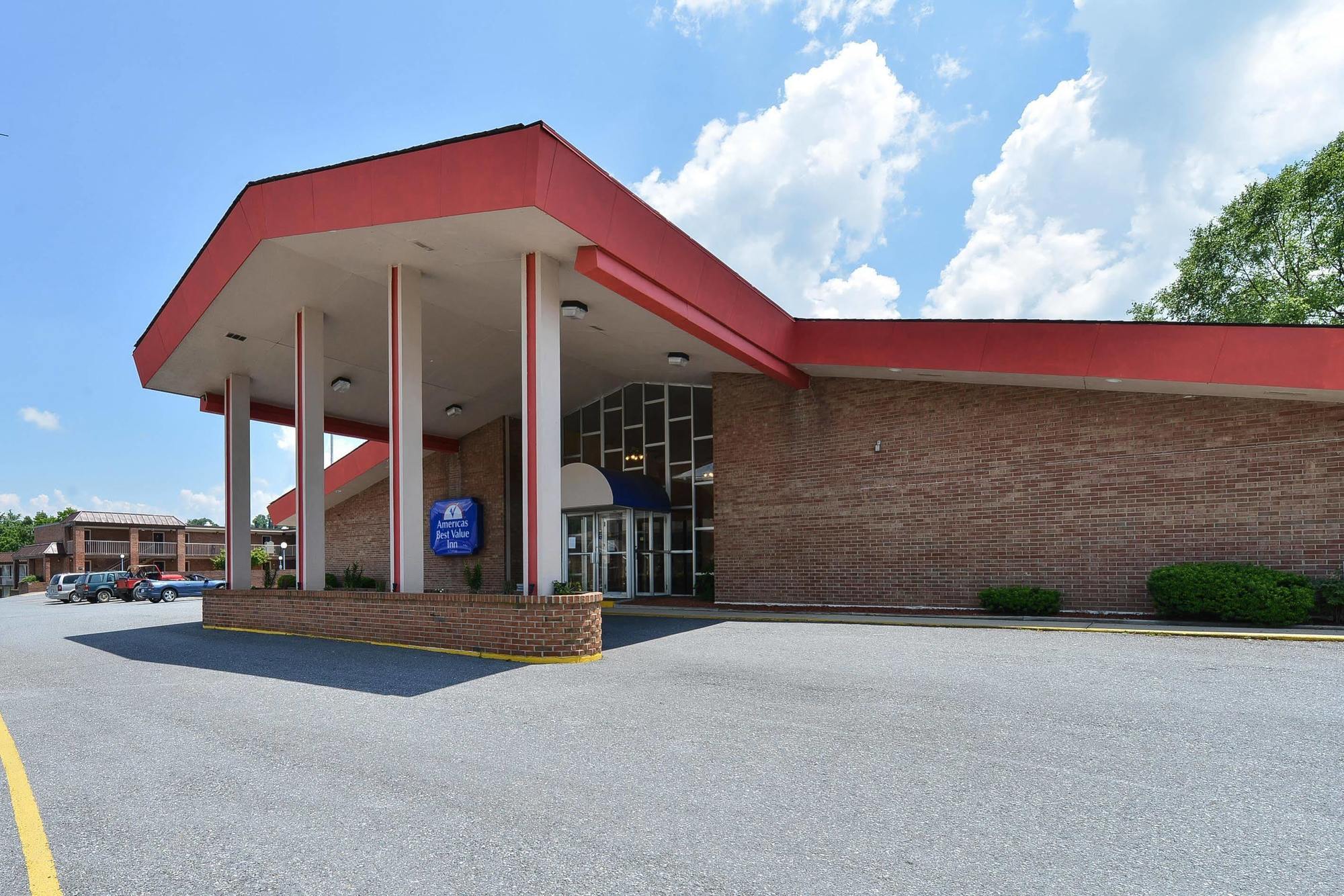 Red Roof Inn Marion, Va Εξωτερικό φωτογραφία
